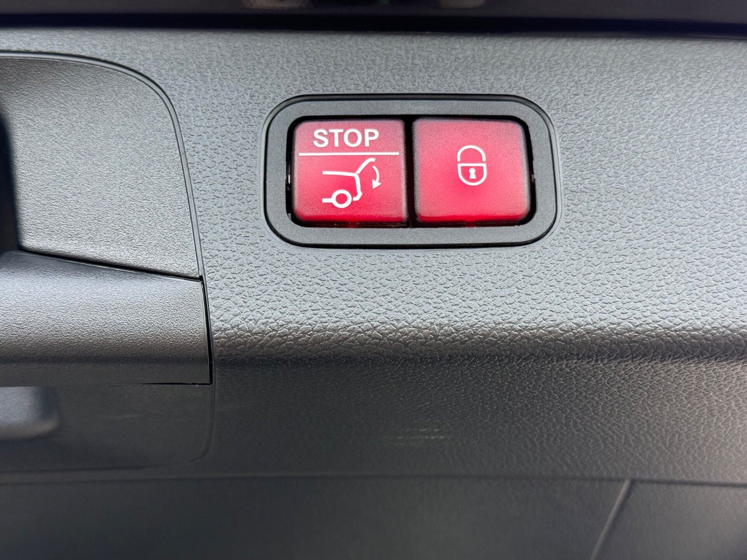 Used Mercedes-Benz GLC 2018 for sale - 77974701: Photo 55