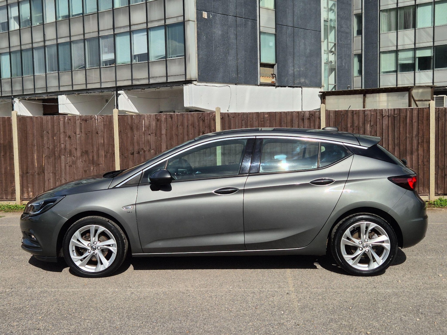 Used Vauxhall Astra 2017 for sale - 76993658: Photo 4