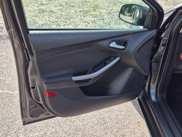 Used Ford Focus 2015 for sale - 76167500: Photo 24