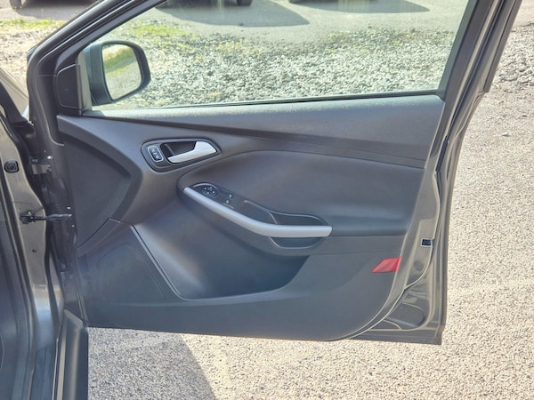 Used Ford Focus 2015 for sale - 76167500: Photo 32