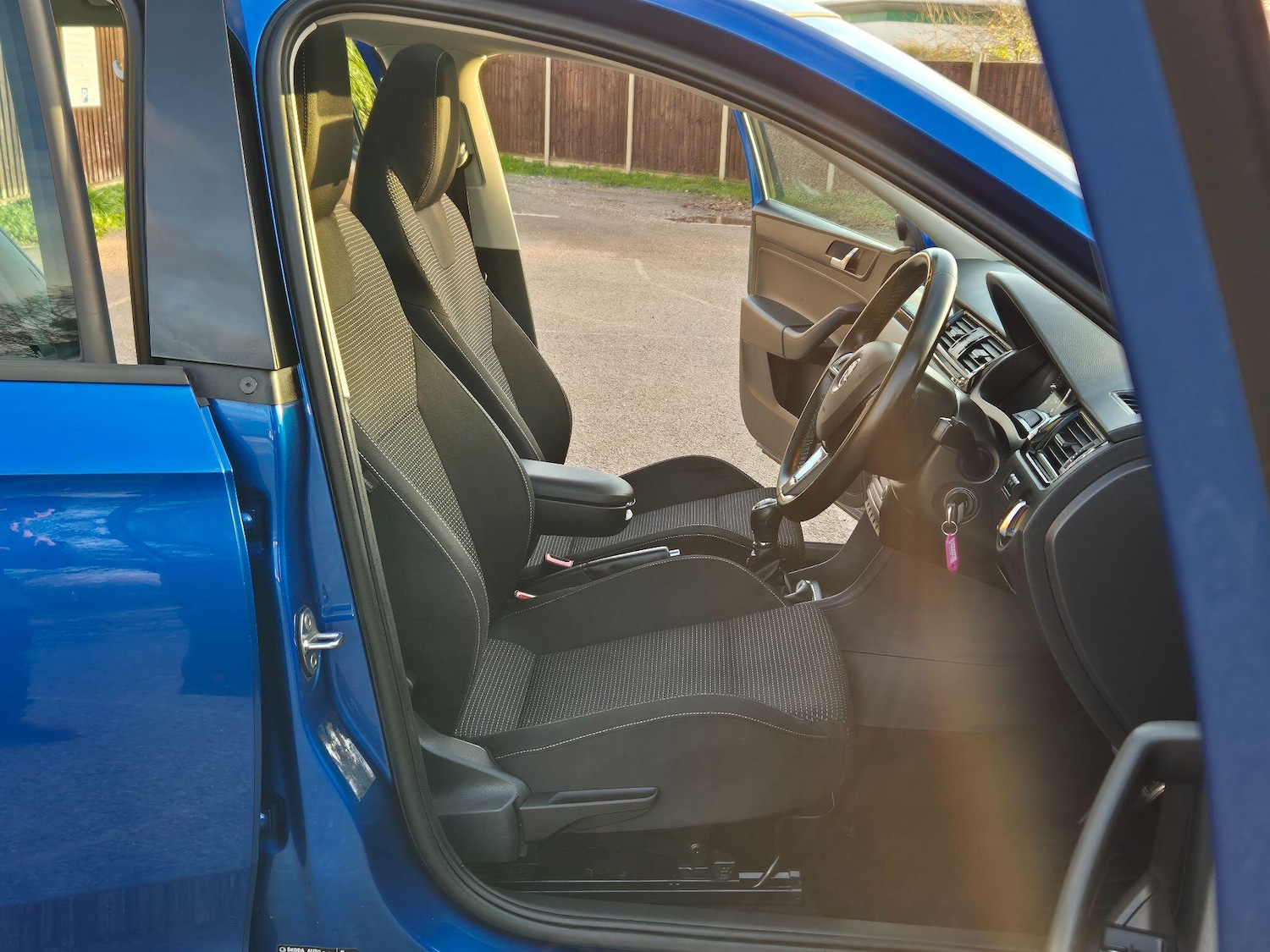 Used Skoda Rapid Spaceback 2015 for sale - 76942487: Photo 9