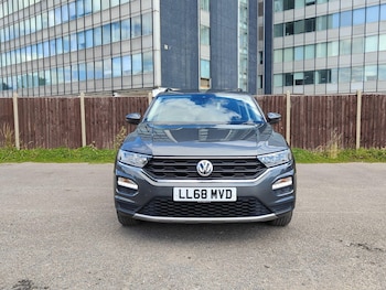 Used Volkswagen T-Roc 2018 for sale - 79441127: Photo