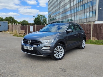 Used Volkswagen T-Roc 2018 for sale - 79441127: Photo