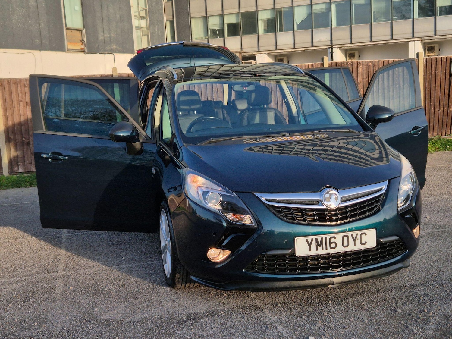 Used Vauxhall Zafira Tourer 2016 for sale - 76658609: Photo 18