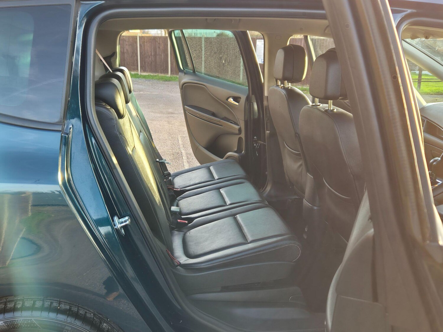 Used Vauxhall Zafira Tourer 2016 for sale - 76658609: Photo 25