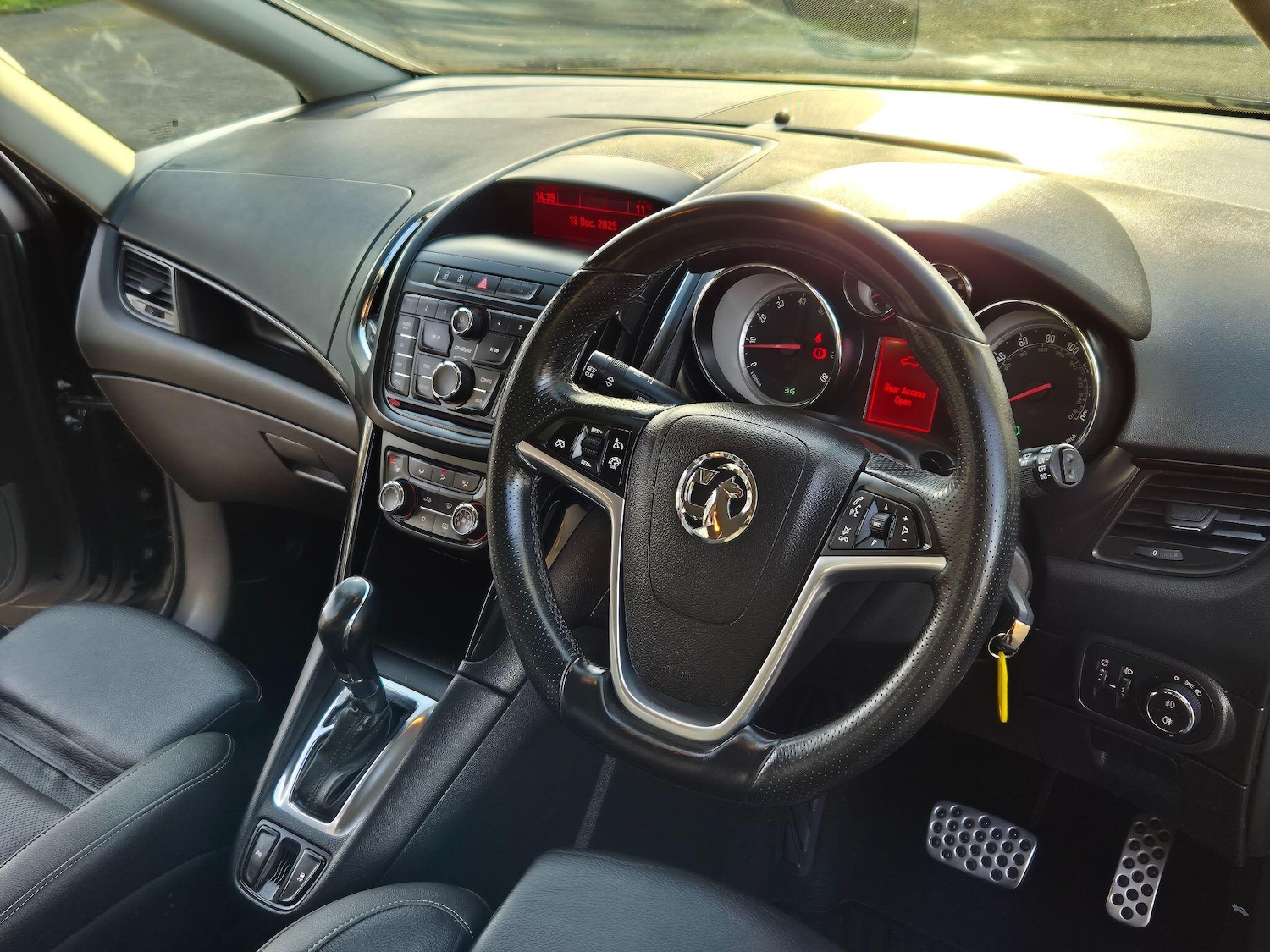 Used Vauxhall Zafira Tourer 2016 for sale - 76658609: Photo 30