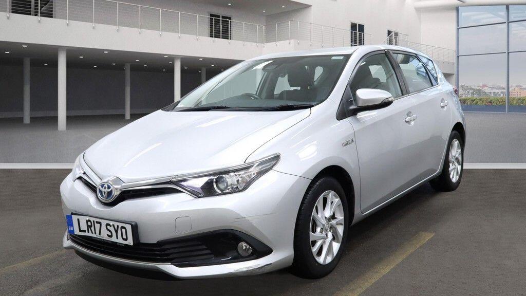 Used Toyota Auris 2017 for sale - 77376861: Photo 2