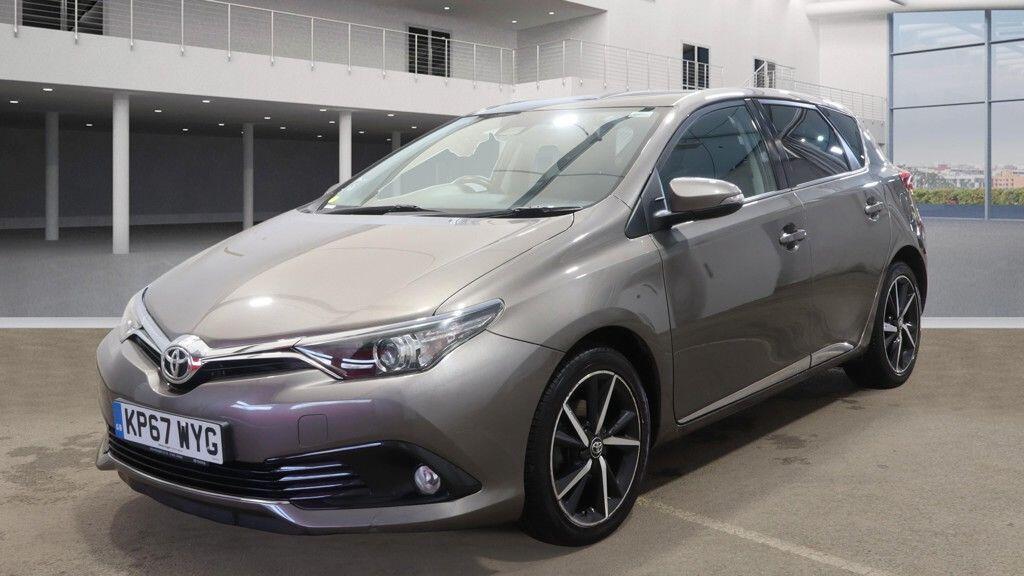 Used Toyota Auris 2017 for sale - 76633313: Photo 2
