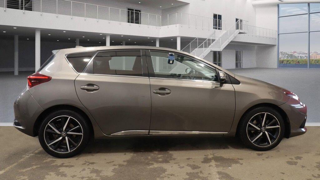 Used Toyota Auris 2017 for sale - 76633313: Photo 3