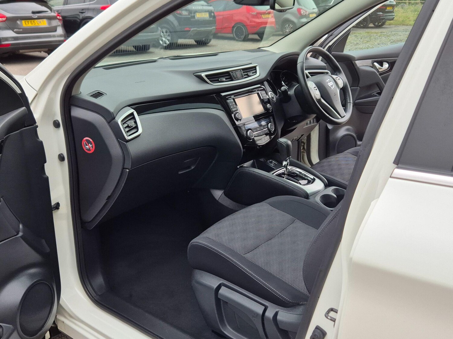 Used Nissan Qashqai 2015 for sale - 76042941: Photo 25