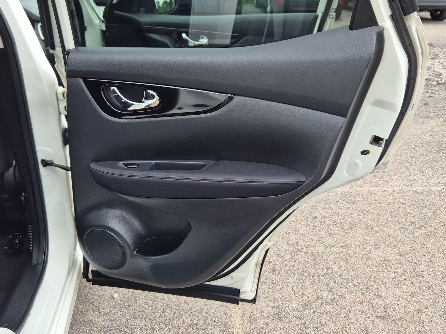 Used Nissan Qashqai 2015 for sale - 76042941: Photo 31