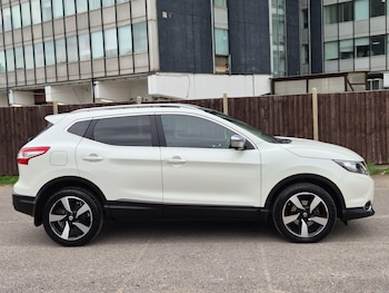 Used Nissan Qashqai 2015 for sale - 76042941: Photo