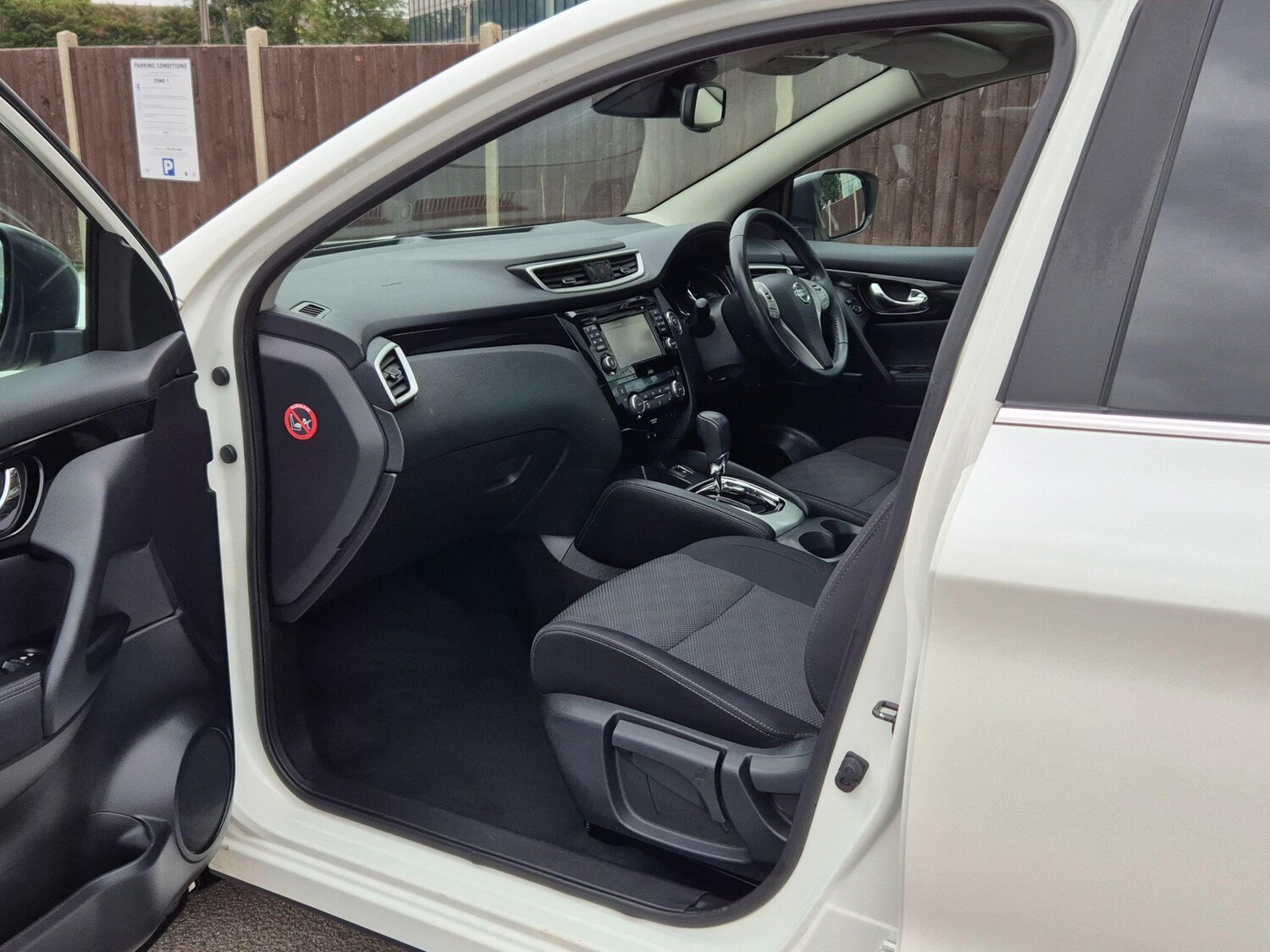 Used Nissan Qashqai 2015 for sale - 76042941: Photo 47
