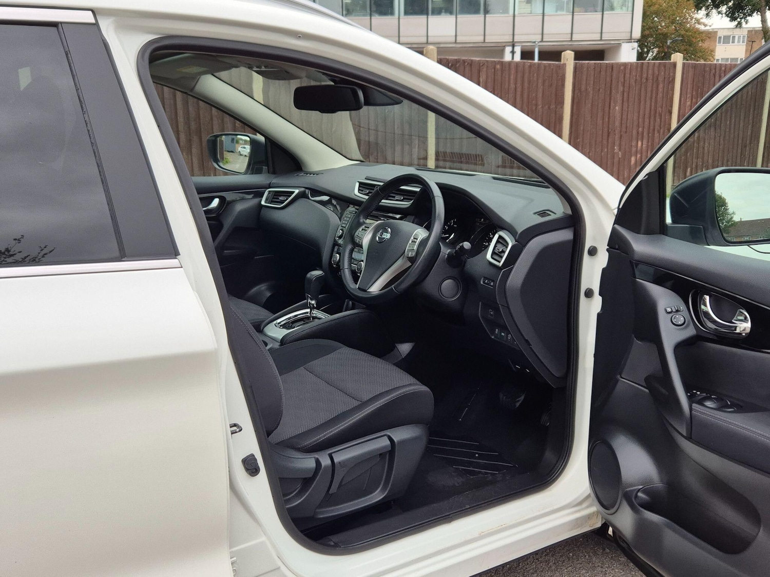 Used Nissan Qashqai 2015 for sale - 76042941: Photo 49