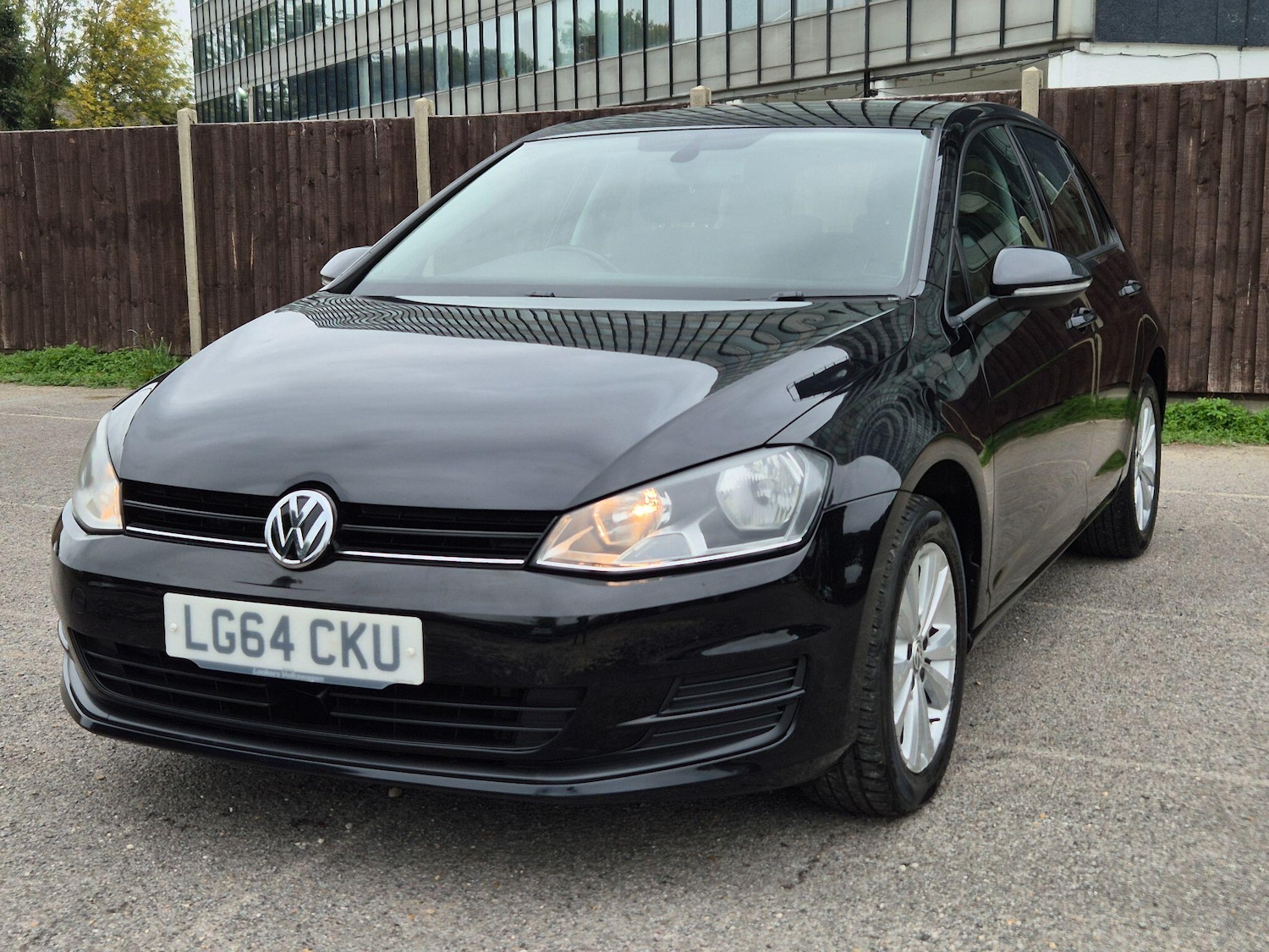 Used Volkswagen Golf 2014 for sale - 76992569: Photo 2
