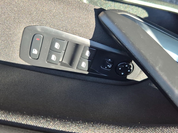 Used Peugeot 308 2015 for sale - 75770031: Photo 36