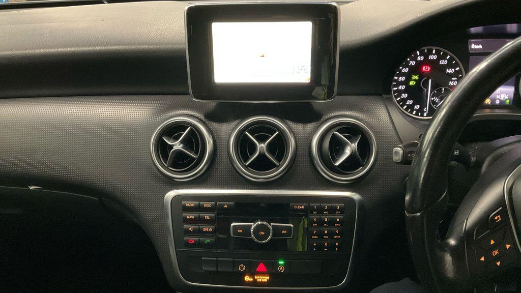 Used Mercedes-Benz A-Class 2015 for sale - 76634119: Photo 5