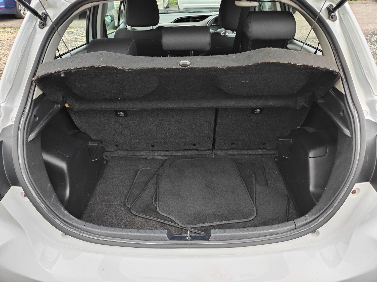 Used Toyota Yaris 2018 for sale - 78147983: Photo 24