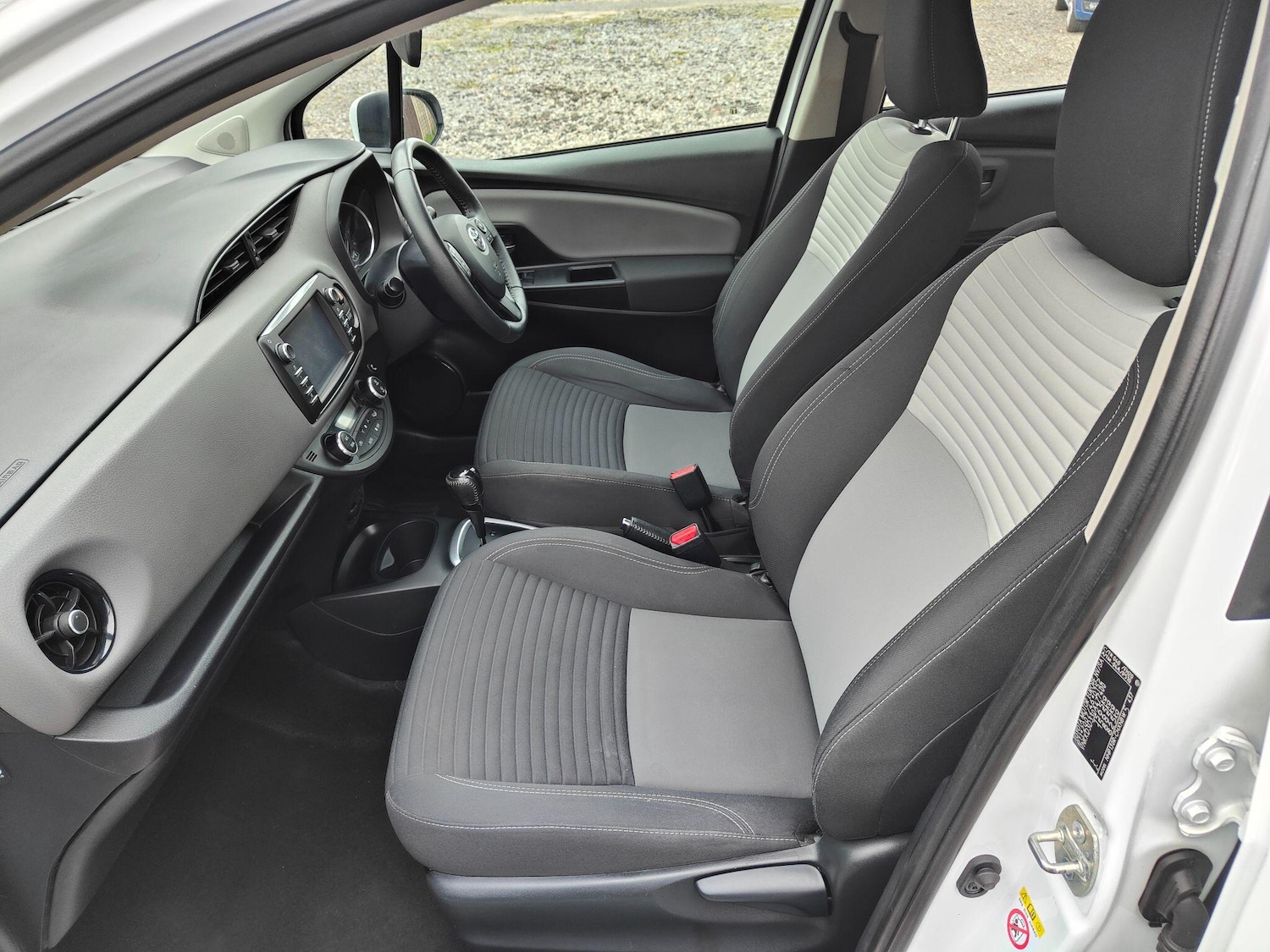 Used Toyota Yaris 2018 for sale - 78147983: Photo 28