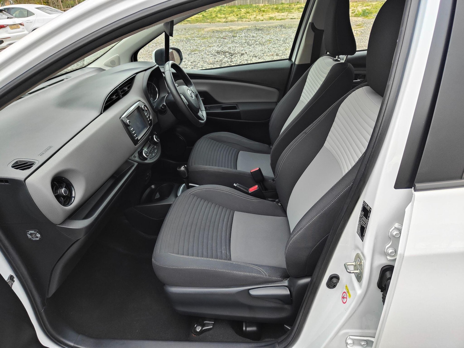 Used Toyota Yaris 2018 for sale - 78147983: Photo 29