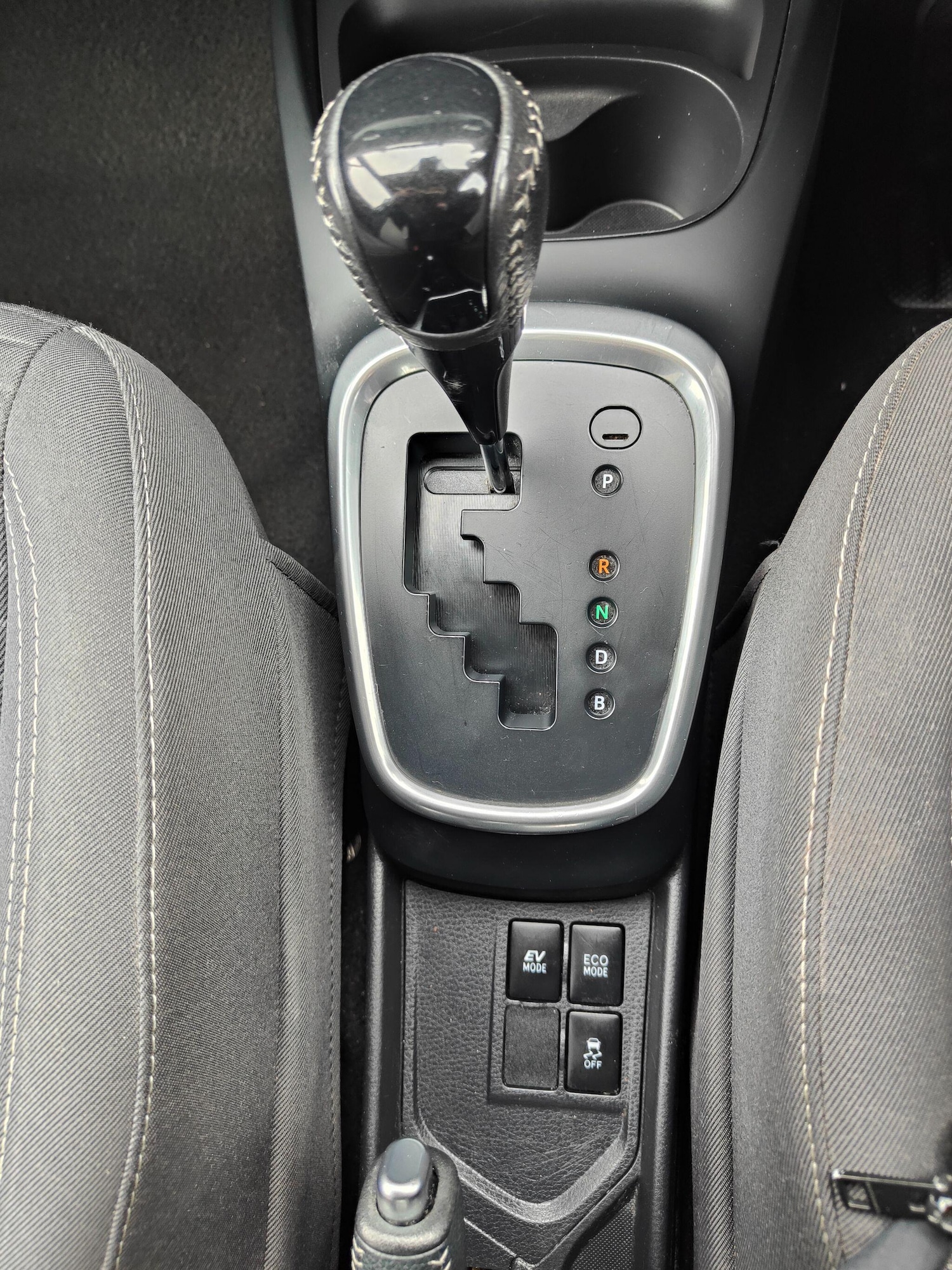 Used Toyota Yaris 2018 for sale - 78147983: Photo 32