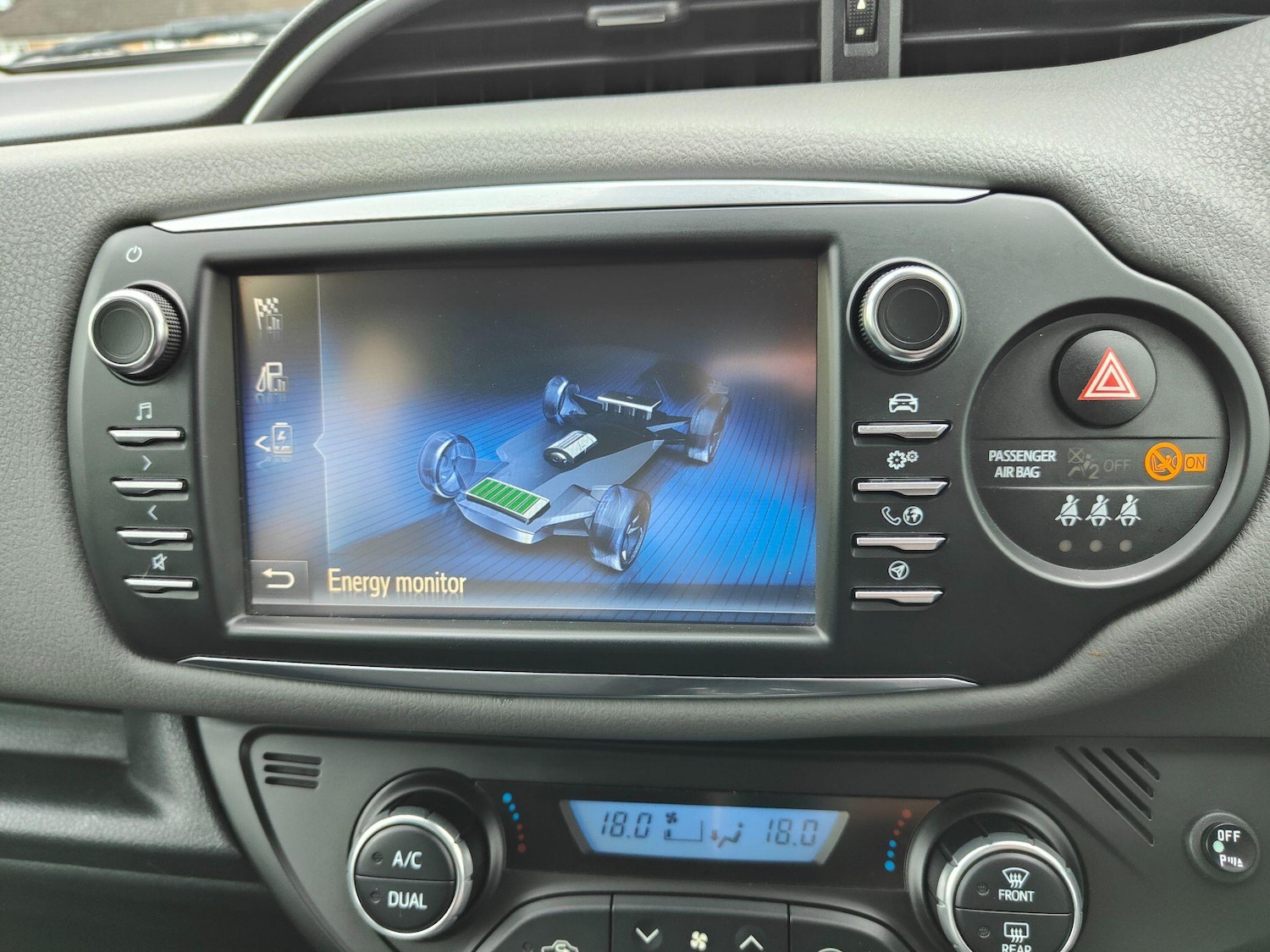 Used Toyota Yaris 2018 for sale - 78147983: Photo 38