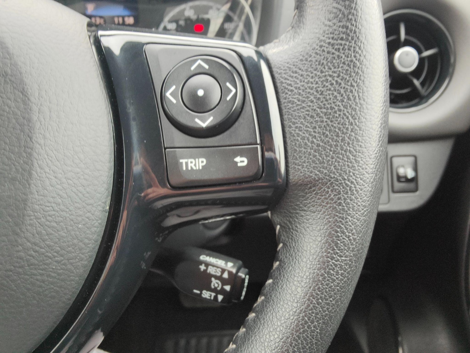 Used Toyota Yaris 2018 for sale - 78147983: Photo 42