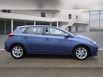Used Toyota Auris 2018 for sale - 76318201: Photo