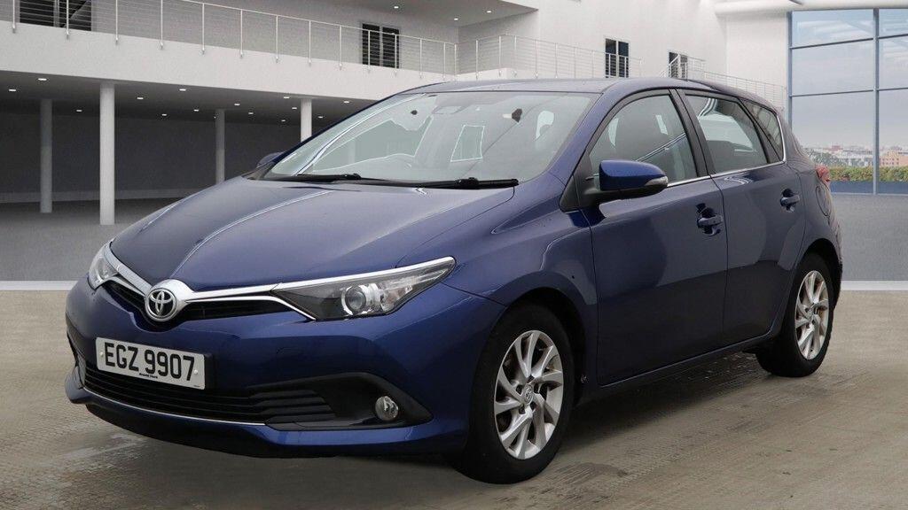 Used Toyota Auris 2017 for sale - 76584204: Photo 2