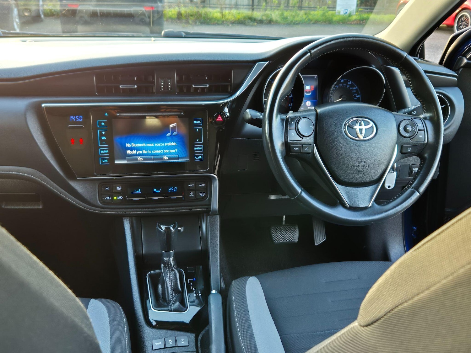 Used Toyota Auris 2017 for sale - 76584204: Photo 25