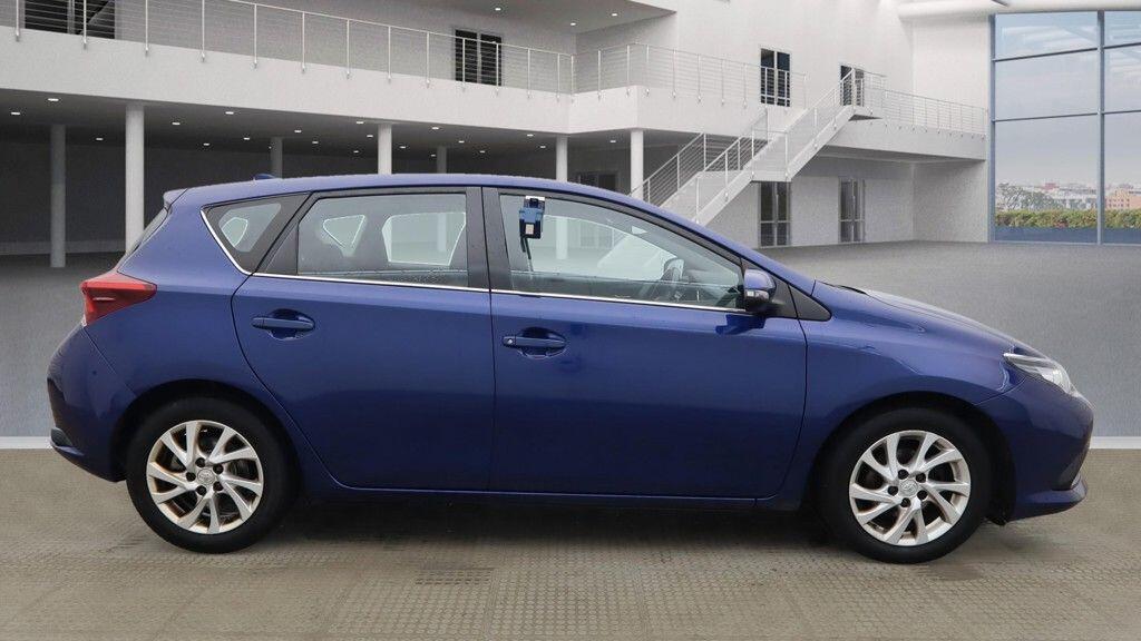 Used Toyota Auris 2017 for sale - 76584204: Photo 3