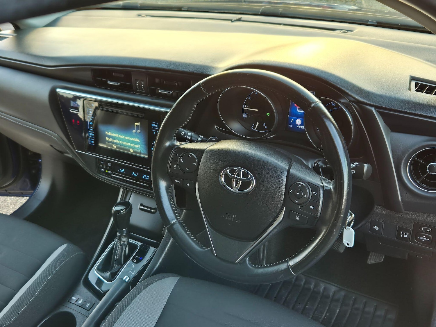 Used Toyota Auris 2017 for sale - 76584204: Photo 32