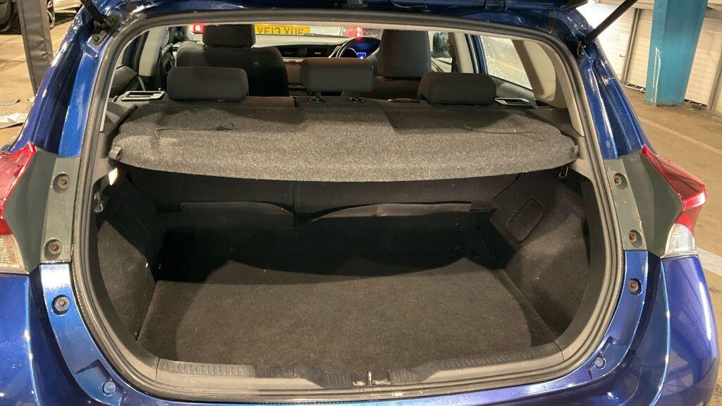 Used Toyota Auris 2017 for sale - 76584204: Photo 9