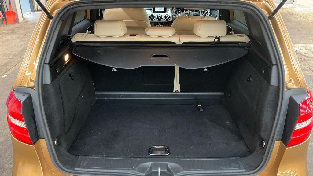 Used Mercedes-Benz B Class 2012 for sale - 76633102: Photo 9