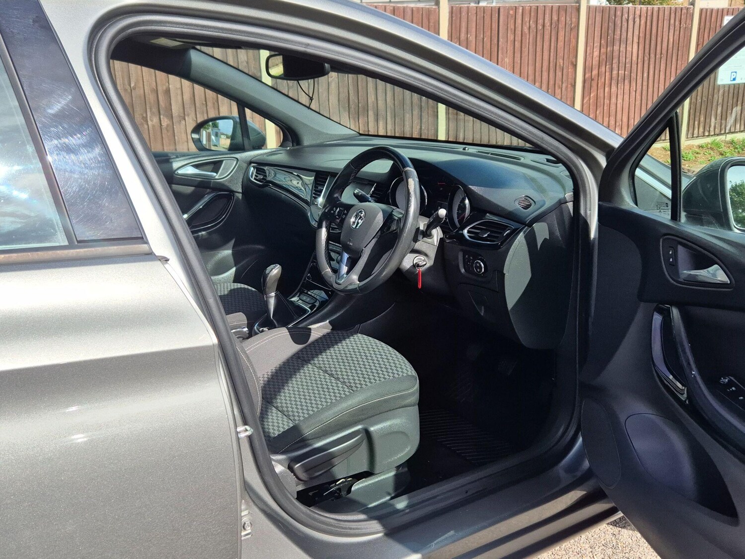 Used Vauxhall Astra 2017 for sale - 75720565: Photo 35