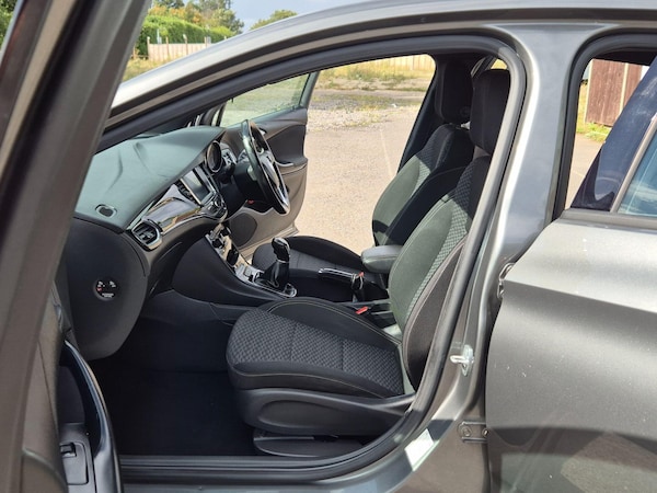 Used Vauxhall Astra 2017 for sale - 75720565: Photo 9