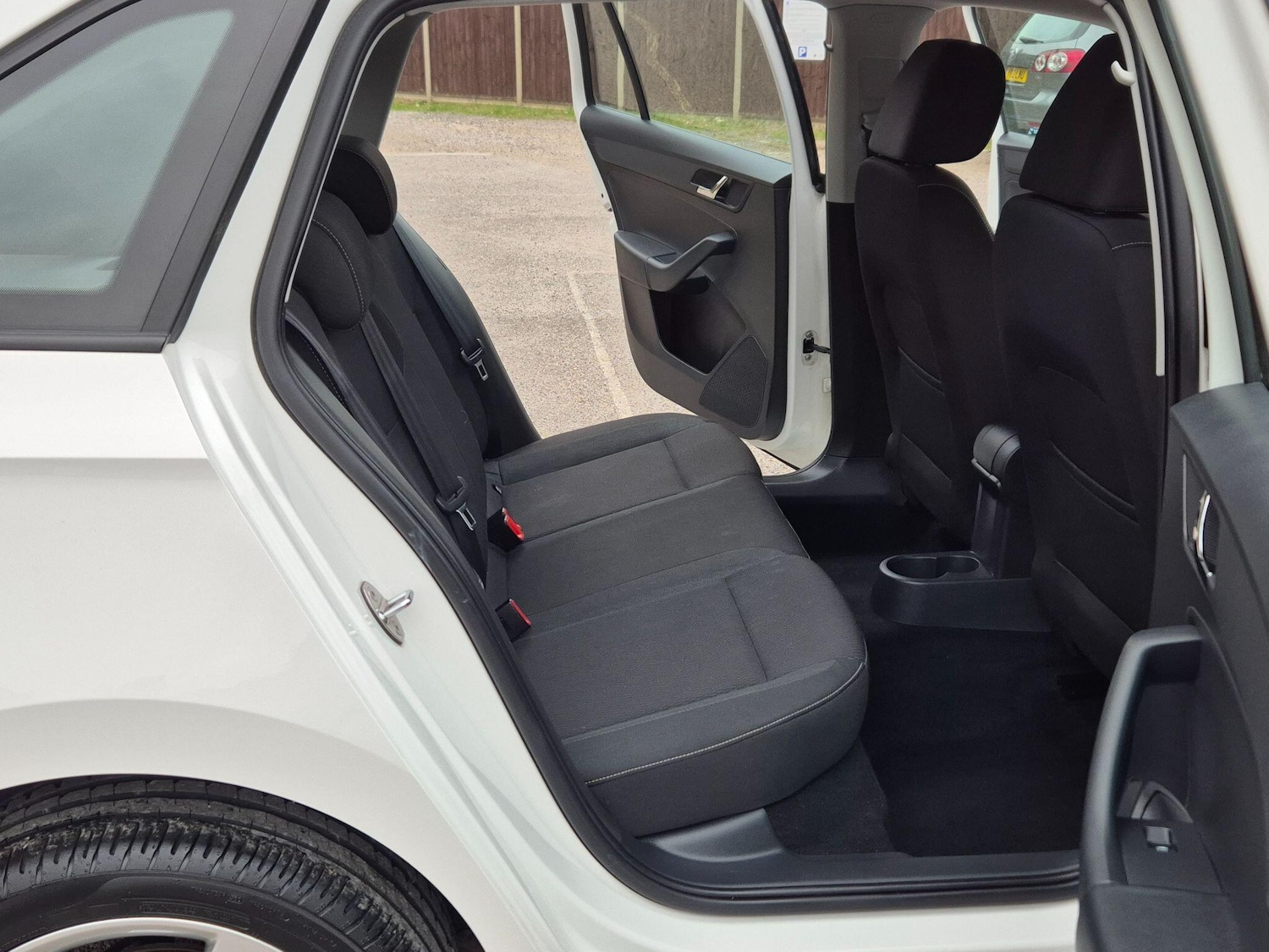 Used Skoda Rapid Spaceback 2015 for sale - 76989640: Photo 11