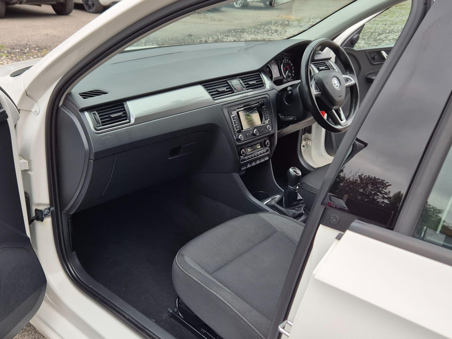 Used Skoda Rapid Spaceback 2015 for sale - 76989640: Photo 23