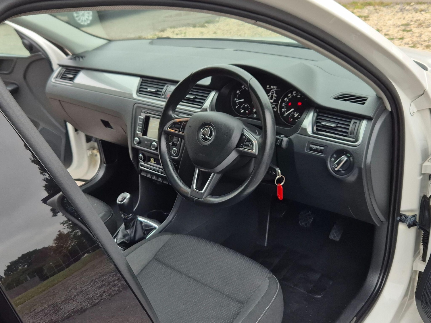 Used Skoda Rapid Spaceback 2015 for sale - 76989640: Photo 30