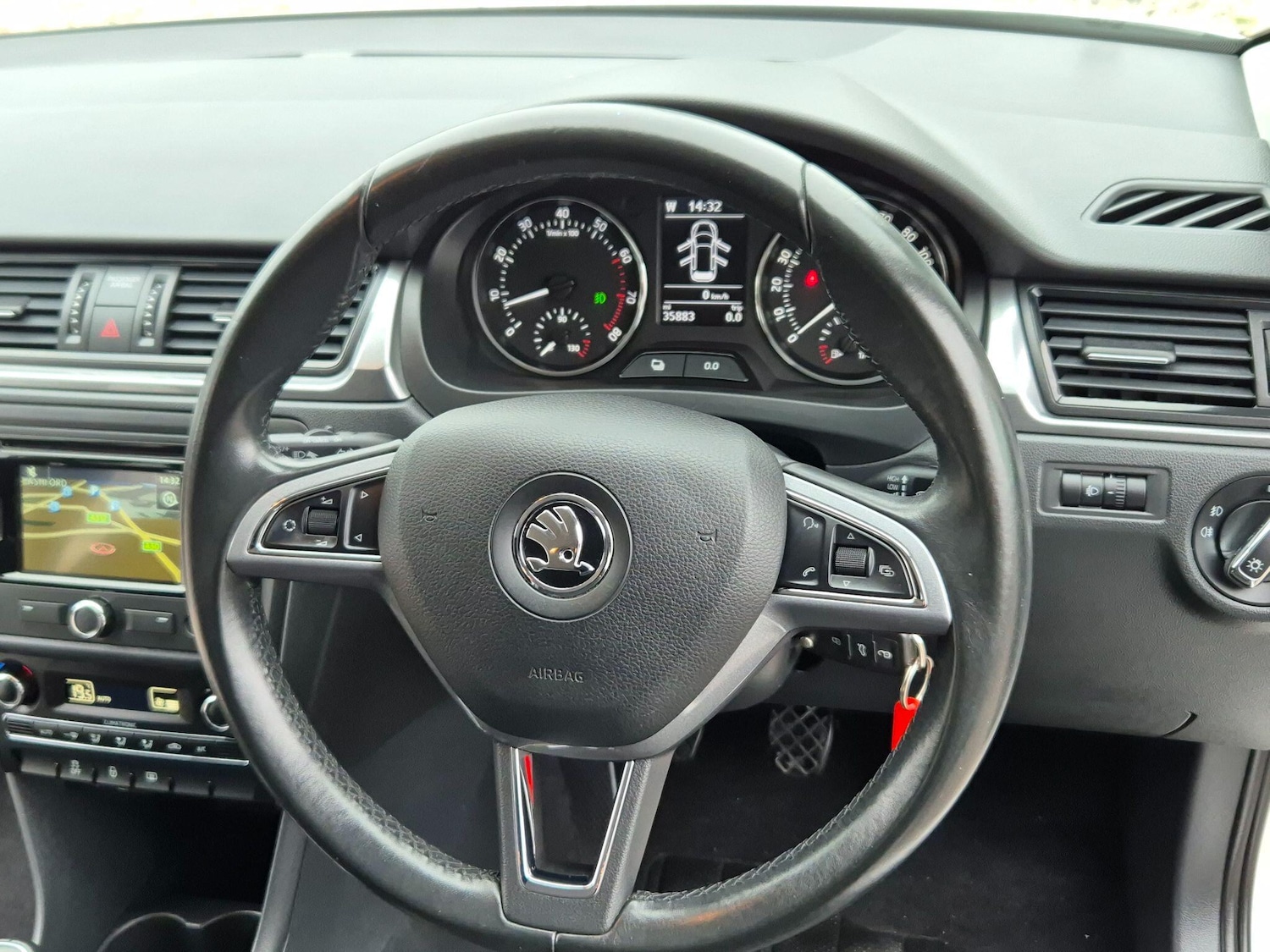 Used Skoda Rapid Spaceback 2015 for sale - 76989640: Photo 31