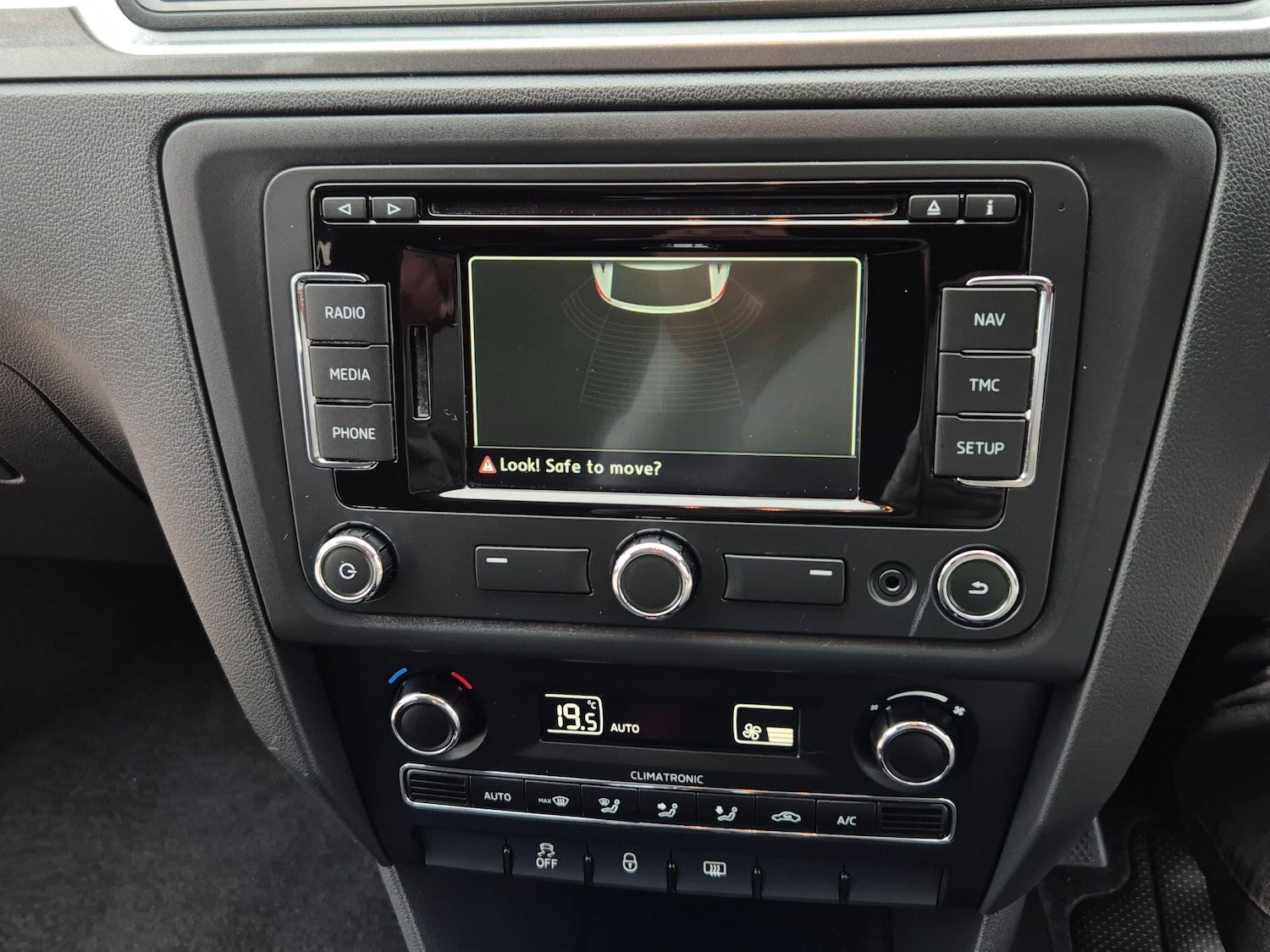 Used Skoda Rapid Spaceback 2015 for sale - 76989640: Photo 33