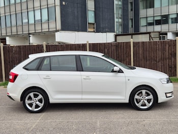 Used Skoda Rapid Spaceback 2015 for sale - 76989640: Photo