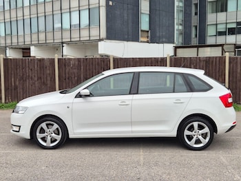 Used Skoda Rapid Spaceback 2015 for sale - 76989640: Photo