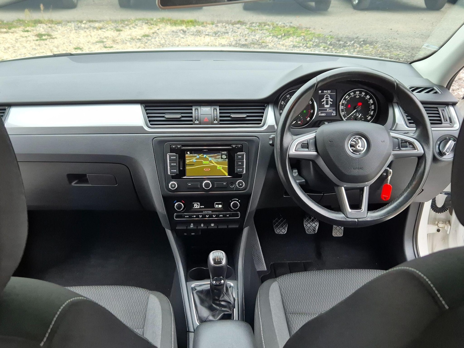 Used Skoda Rapid Spaceback 2015 for sale - 76989640: Photo 7