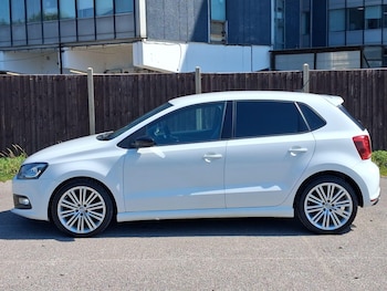 Used Volkswagen Polo 2015 for sale - 79521498: Photo