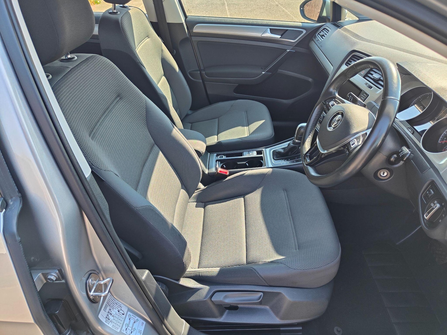 Used Volkswagen Golf 2015 for sale - 77598460: Photo 27