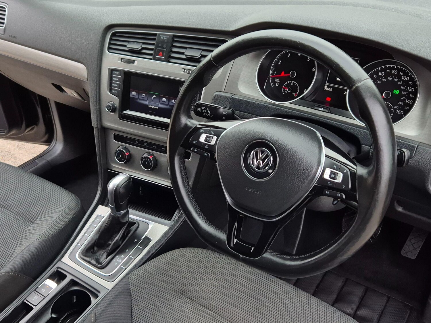 Used Volkswagen Golf 2014 for sale - 76227302: Photo 32