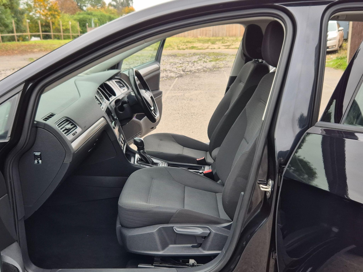 Used Volkswagen Golf 2014 for sale - 76227302: Photo 8