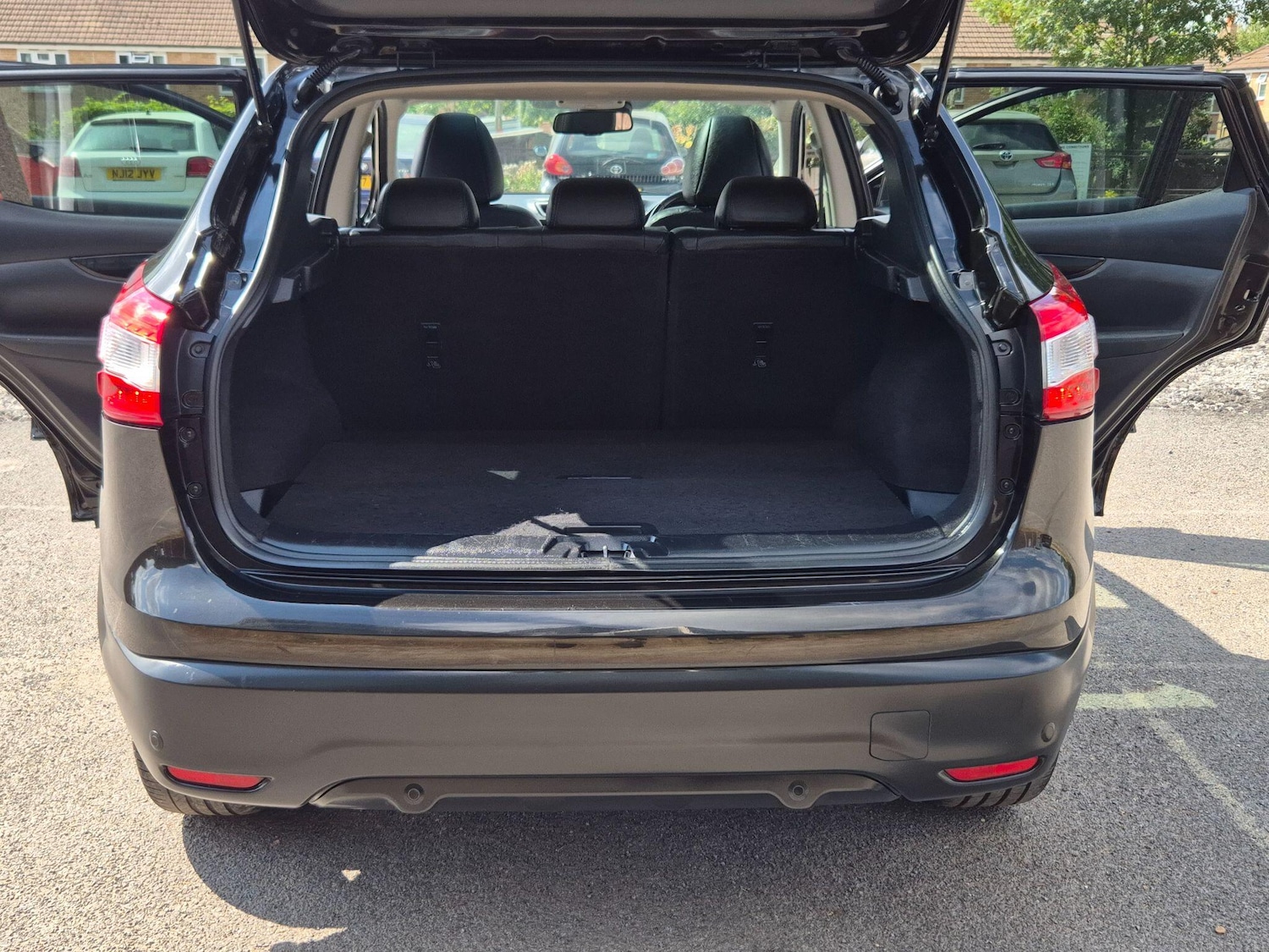 Used Nissan Qashqai 2014 for sale - 76992963: Photo 23