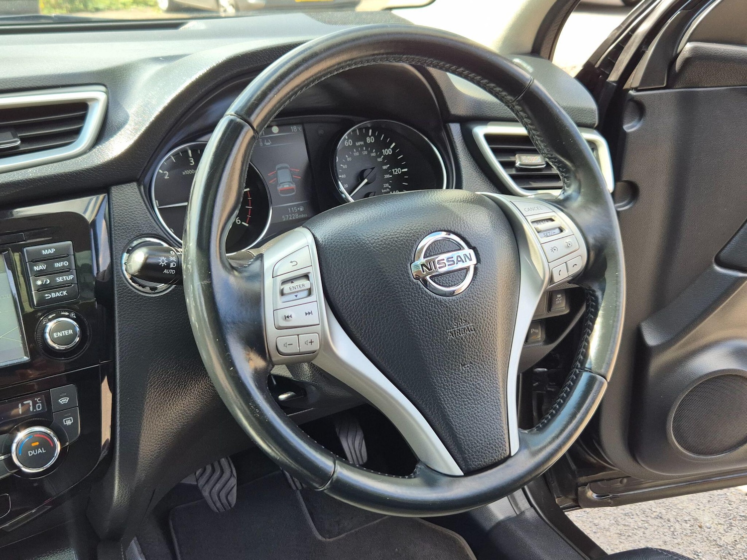 Used Nissan Qashqai 2014 for sale - 76992963: Photo 29